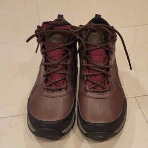 New Balance WW1400 women's waterproof hiking boots, size 7.5 EE